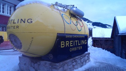 Around the world balloon cabin